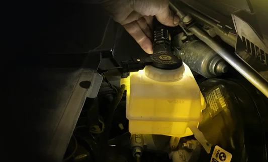 Замена тормозной жидкости